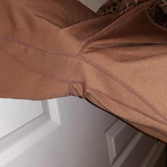 Nike Dri-Fit One High Waisted 7in. Leopard Print Bike/Gym Short 2021 - Picture 16 of 16